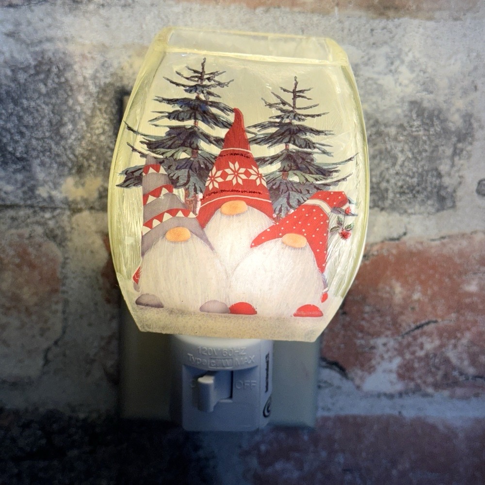 Winter Christmas Gnomes Glass Night Light Stony Creek NIB Frosted Glass Decor